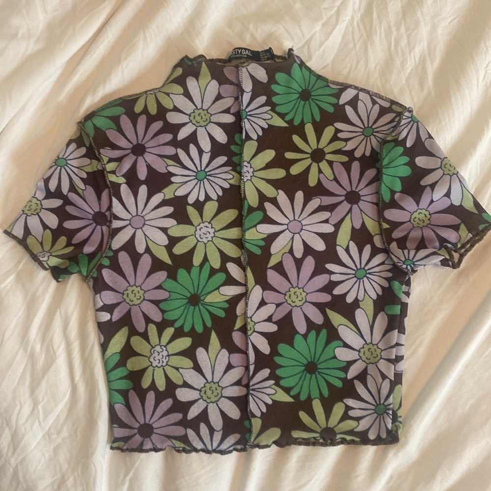 Floral print exposed seam crop top